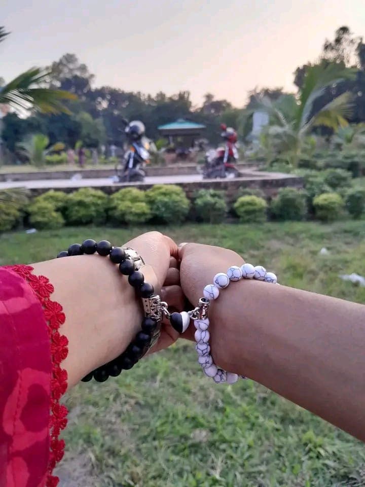 ম্যাগনেটিক কাপল ব্রেসলেট সেট